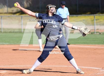 Thumbnail 3 in Poston Butte vs Deer Valley (AIA 4A Conference Play-In) photogallery.