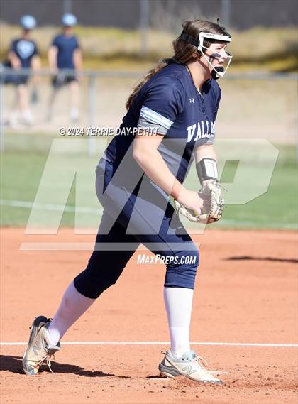 Thumbnail 3 in Poston Butte vs Deer Valley (AIA 4A Conference Play-In) photogallery.