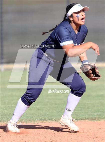 Thumbnail 2 in Poston Butte vs Deer Valley (AIA 4A Conference Play-In) photogallery.