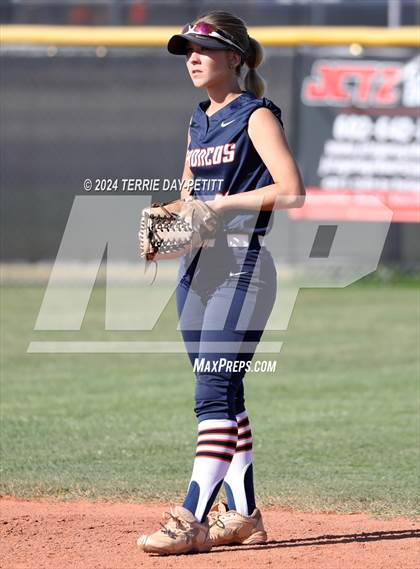 Thumbnail 3 in Poston Butte vs Deer Valley (AIA 4A Conference Play-In) photogallery.