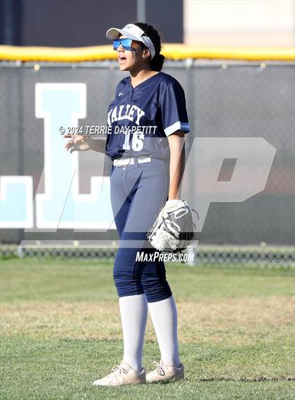 Thumbnail 1 in Poston Butte vs Deer Valley (AIA 4A Conference Play-In) photogallery.