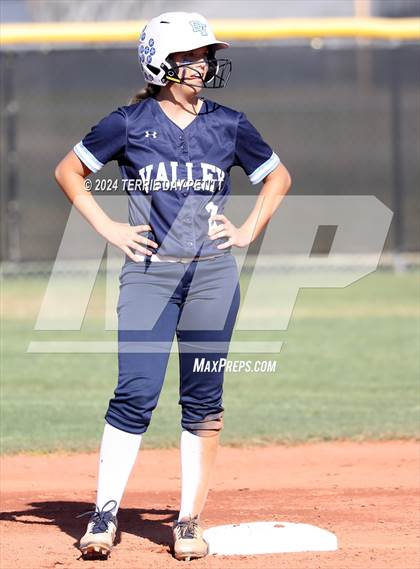 Thumbnail 1 in Poston Butte vs Deer Valley (AIA 4A Conference Play-In) photogallery.