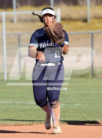 Thumbnail 2 in Poston Butte vs Deer Valley (AIA 4A Conference Play-In) photogallery.