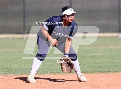 Thumbnail 1 in Poston Butte vs Deer Valley (AIA 4A Conference Play-In) photogallery.