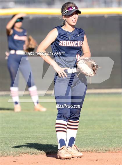 Thumbnail 3 in Poston Butte vs Deer Valley (AIA 4A Conference Play-In) photogallery.