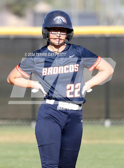 Thumbnail 3 in Poston Butte vs Deer Valley (AIA 4A Conference Play-In) photogallery.