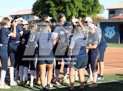 Thumbnail 3 in Poston Butte vs Deer Valley (AIA 4A Conference Play-In) photogallery.