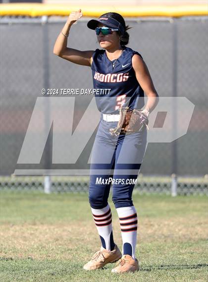 Thumbnail 1 in Poston Butte vs Deer Valley (AIA 4A Conference Play-In) photogallery.