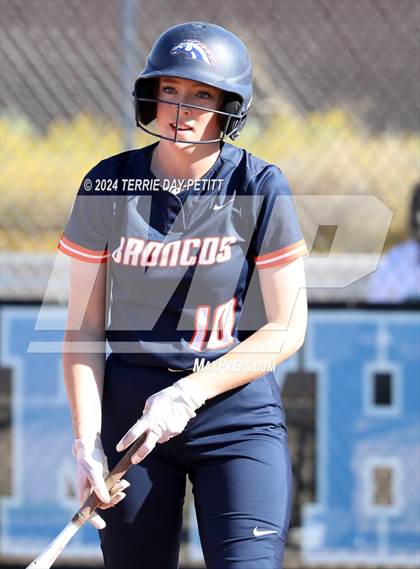 Thumbnail 3 in Poston Butte vs Deer Valley (AIA 4A Conference Play-In) photogallery.