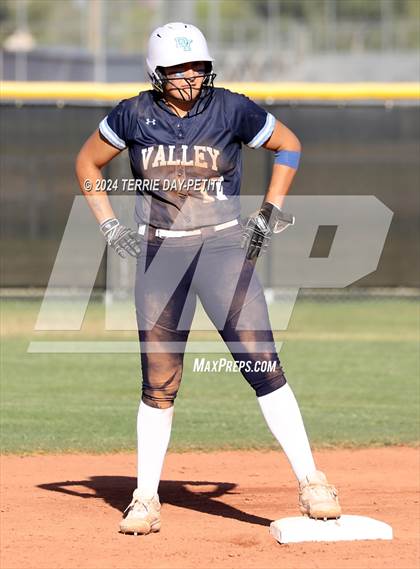 Thumbnail 2 in Poston Butte vs Deer Valley (AIA 4A Conference Play-In) photogallery.