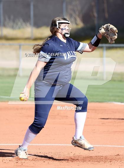 Thumbnail 2 in Poston Butte vs Deer Valley (AIA 4A Conference Play-In) photogallery.