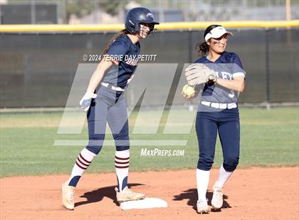 Thumbnail 3 in Poston Butte vs Deer Valley (AIA 4A Conference Play-In) photogallery.