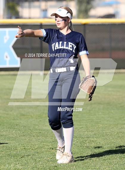 Thumbnail 1 in Poston Butte vs Deer Valley (AIA 4A Conference Play-In) photogallery.
