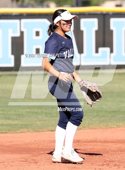 Thumbnail 3 in Poston Butte vs Deer Valley (AIA 4A Conference Play-In) photogallery.