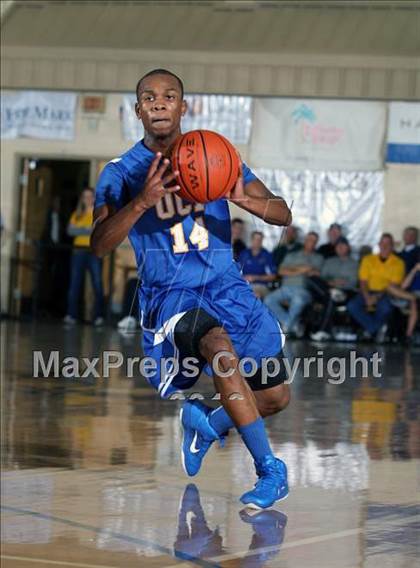 Thumbnail 2 in Mater Dei vs. Orlando Christian Prep (City of Palms Classic) photogallery.