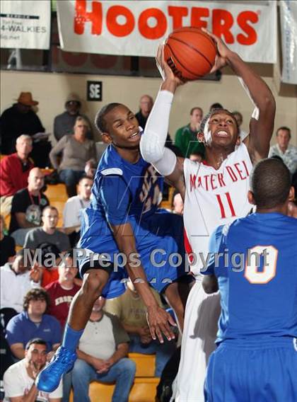 Thumbnail 2 in Mater Dei vs. Orlando Christian Prep (City of Palms Classic) photogallery.