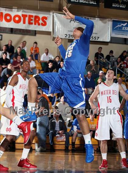 Thumbnail 2 in Mater Dei vs. Orlando Christian Prep (City of Palms Classic) photogallery.