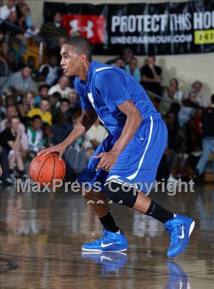 Thumbnail 1 in Mater Dei vs. Orlando Christian Prep (City of Palms Classic) photogallery.