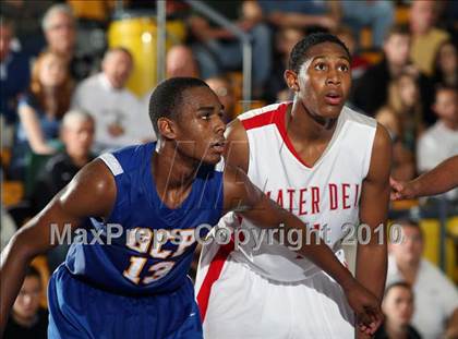 Thumbnail 3 in Mater Dei vs. Orlando Christian Prep (City of Palms Classic) photogallery.