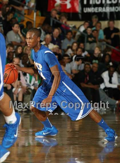 Thumbnail 1 in Mater Dei vs. Orlando Christian Prep (City of Palms Classic) photogallery.