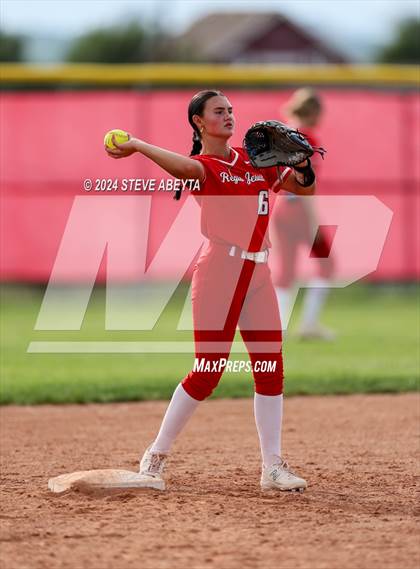 Thumbnail 1 in Grandview @ Regis Jesuit photogallery.