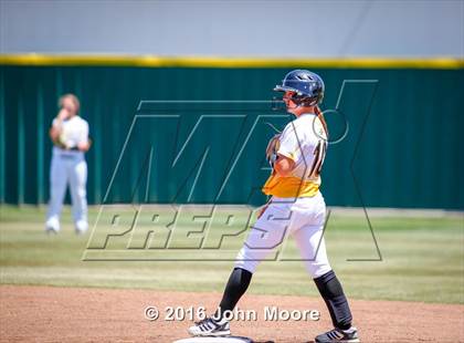 Thumbnail 2 in Snyder vs Seminole (UIL 4A Playoffs) photogallery.