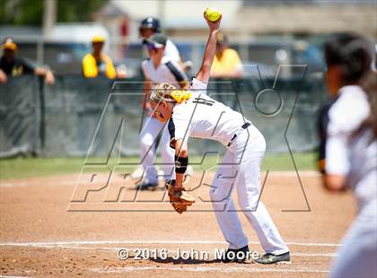 Thumbnail 1 in Snyder vs Seminole (UIL 4A Playoffs) photogallery.