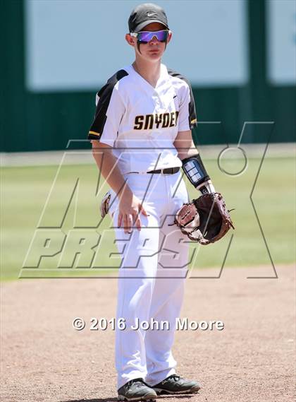Thumbnail 1 in Snyder vs Seminole (UIL 4A Playoffs) photogallery.