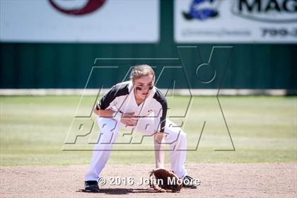 Thumbnail 3 in Snyder vs Seminole (UIL 4A Playoffs) photogallery.
