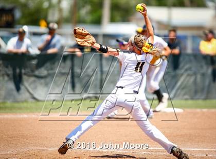 Thumbnail 3 in Snyder vs Seminole (UIL 4A Playoffs) photogallery.