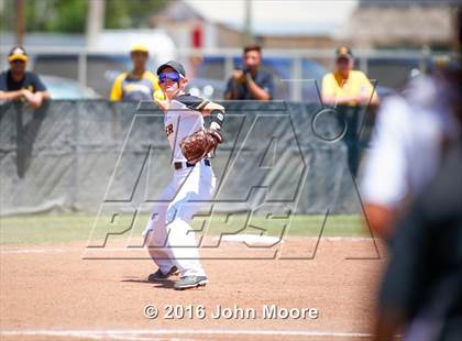 Thumbnail 1 in Snyder vs Seminole (UIL 4A Playoffs) photogallery.