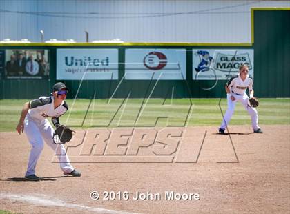 Thumbnail 1 in Snyder vs Seminole (UIL 4A Playoffs) photogallery.