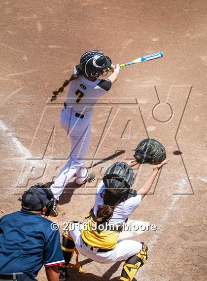 Thumbnail 3 in Snyder vs Seminole (UIL 4A Playoffs) photogallery.