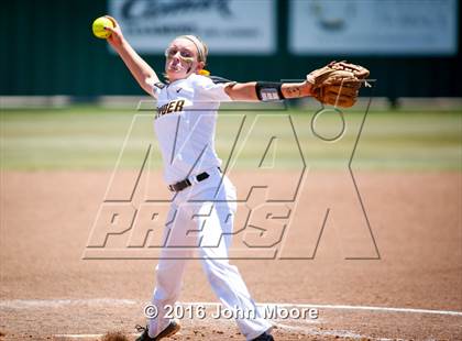 Thumbnail 1 in Snyder vs Seminole (UIL 4A Playoffs) photogallery.