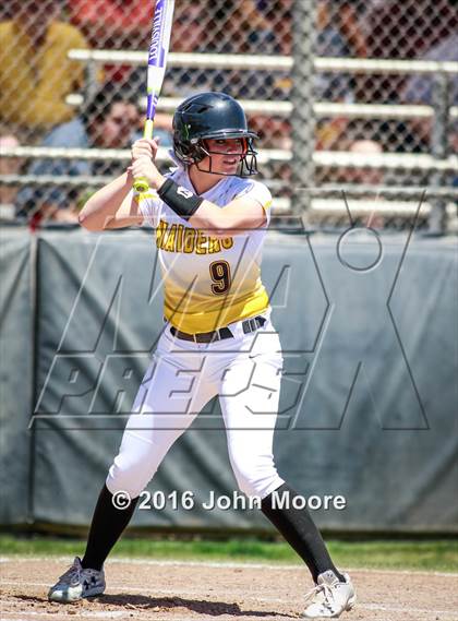 Thumbnail 2 in Snyder vs Seminole (UIL 4A Playoffs) photogallery.