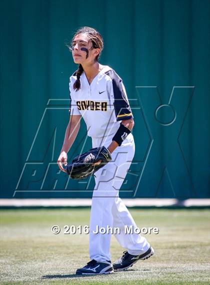 Thumbnail 3 in Snyder vs Seminole (UIL 4A Playoffs) photogallery.