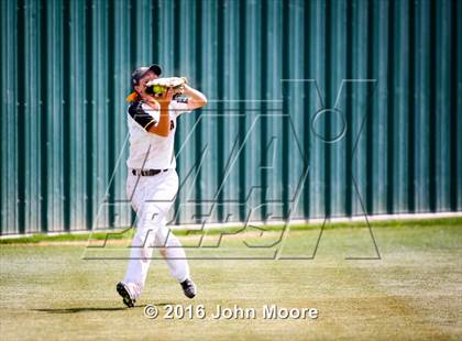 Thumbnail 1 in Snyder vs Seminole (UIL 4A Playoffs) photogallery.