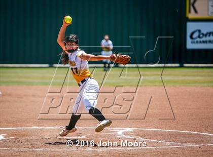 Thumbnail 1 in Snyder vs Seminole (UIL 4A Playoffs) photogallery.