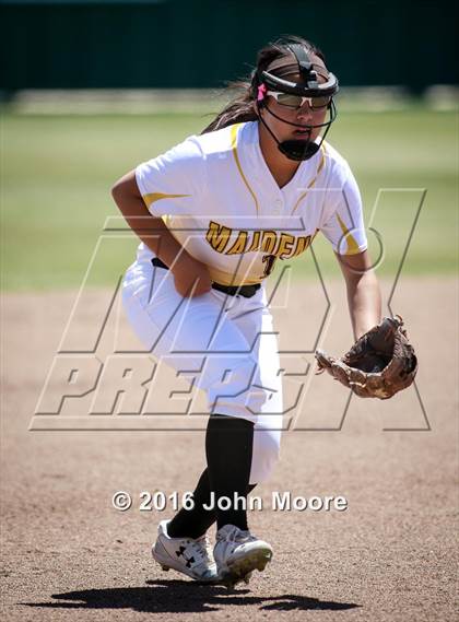 Thumbnail 1 in Snyder vs Seminole (UIL 4A Playoffs) photogallery.