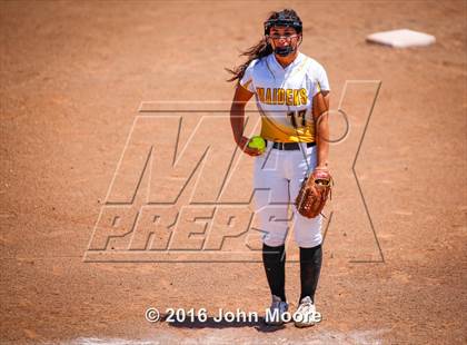 Thumbnail 3 in Snyder vs Seminole (UIL 4A Playoffs) photogallery.