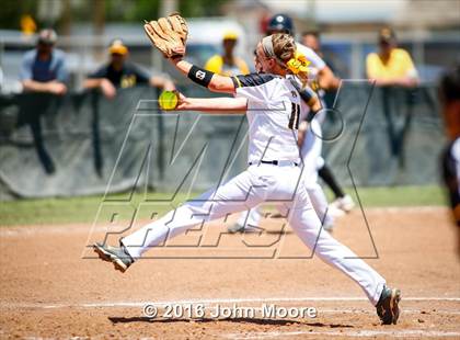 Thumbnail 2 in Snyder vs Seminole (UIL 4A Playoffs) photogallery.