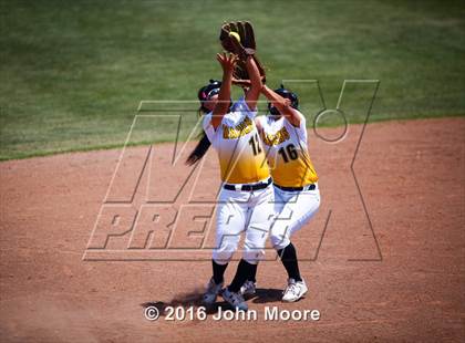 Thumbnail 2 in Snyder vs Seminole (UIL 4A Playoffs) photogallery.