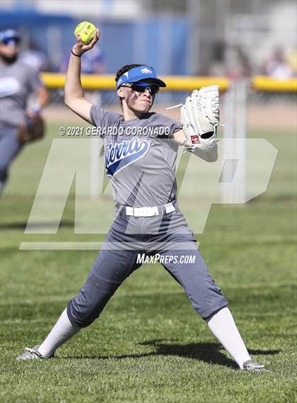 Thumbnail 1 in Escalon @ Sierra photogallery.