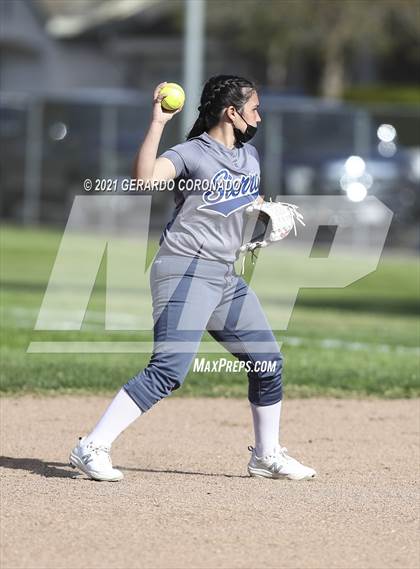 Thumbnail 1 in Escalon @ Sierra photogallery.