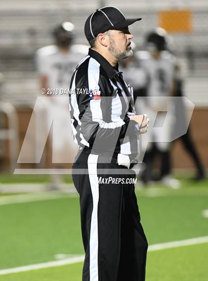 Thumbnail 2 in Stamford vs. Lindsay (UIL 2A-1 Region I Bi-District Playoff) photogallery.