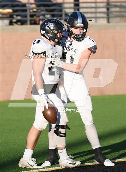 Thumbnail 1 in Stamford vs. Lindsay (UIL 2A-1 Region I Bi-District Playoff) photogallery.