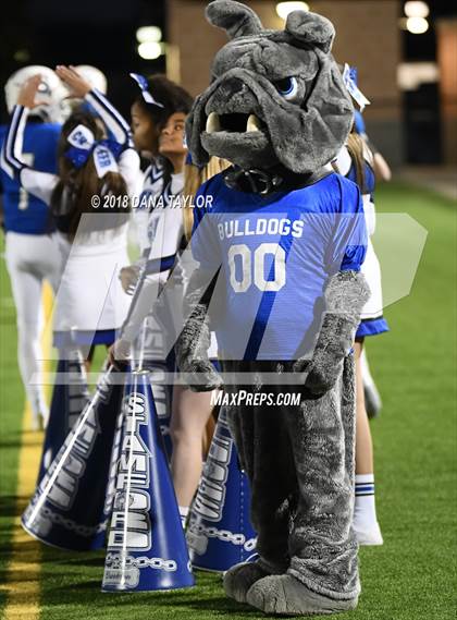 Thumbnail 1 in Stamford vs. Lindsay (UIL 2A-1 Region I Bi-District Playoff) photogallery.