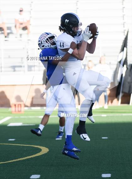 Thumbnail 2 in Stamford vs. Lindsay (UIL 2A-1 Region I Bi-District Playoff) photogallery.