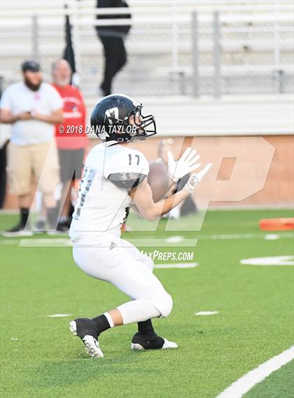 Thumbnail 1 in Stamford vs. Lindsay (UIL 2A-1 Region I Bi-District Playoff) photogallery.