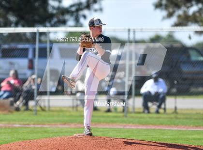 Thumbnail 3 in England vs Bigelow (AAA 2A State Playoff 1st Round) photogallery.